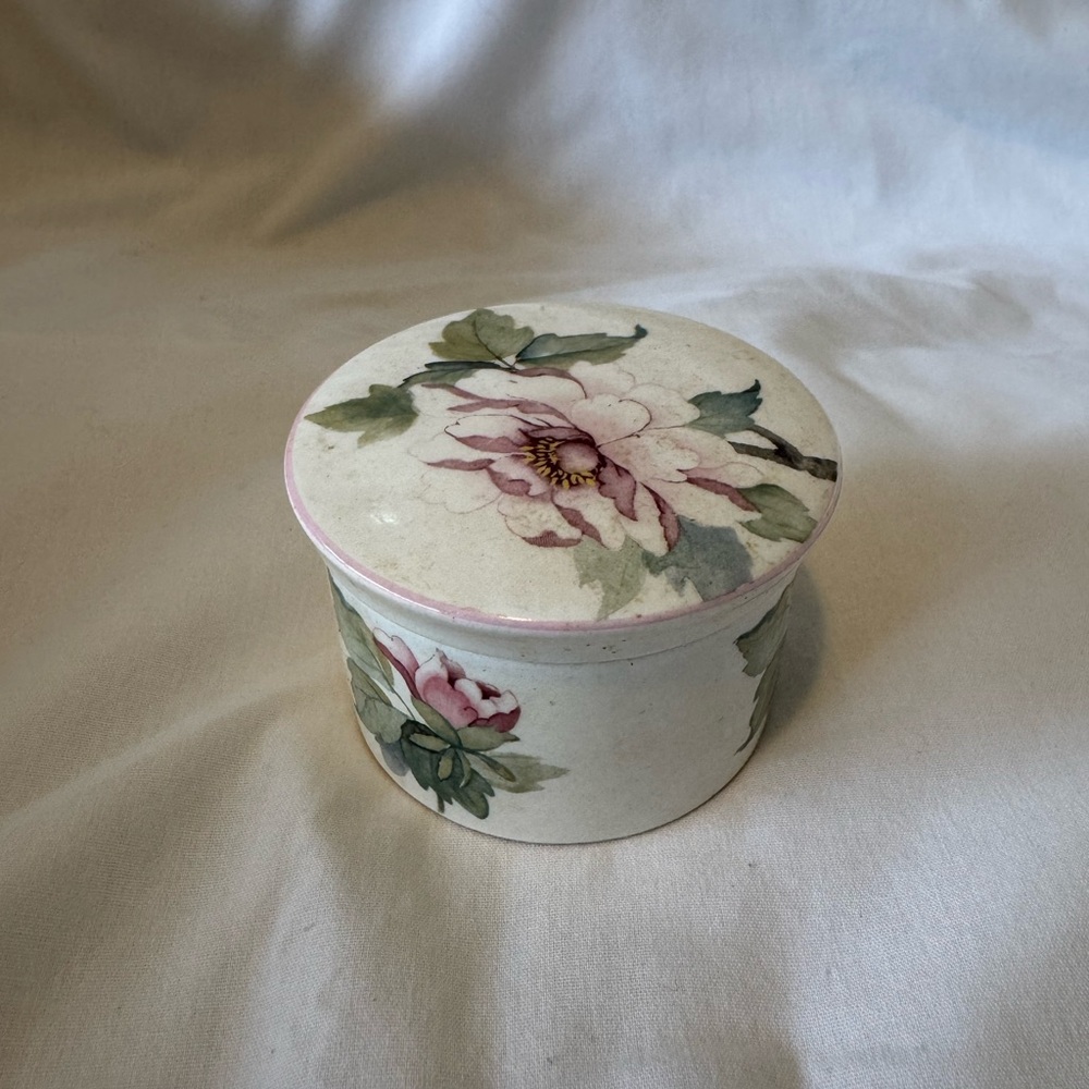 Royal Worcester White Ceramic jewelry holder/trinket